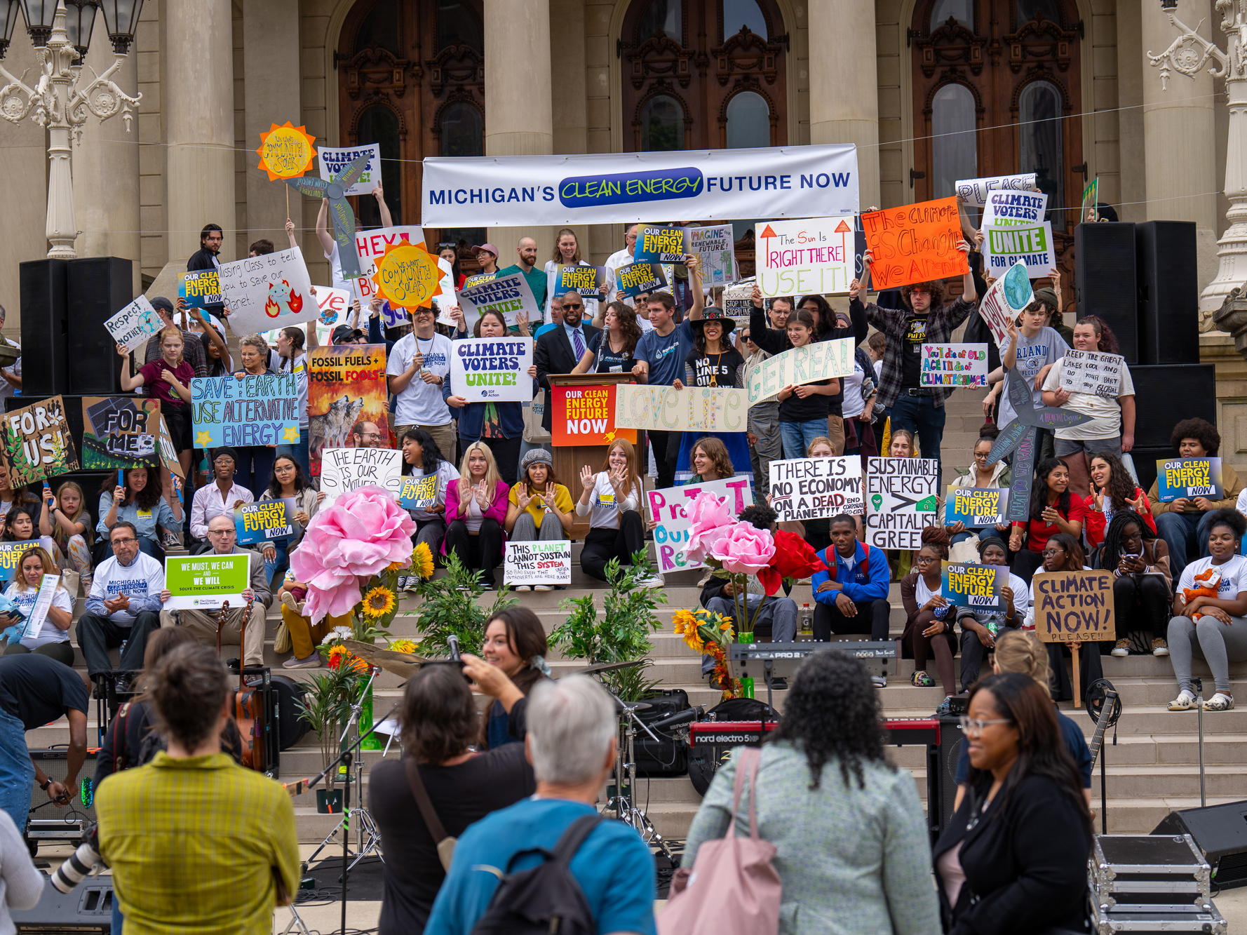 Hundreds gather for clean energy rally. Photo credit: Michigan Energy, Michigan Jobs